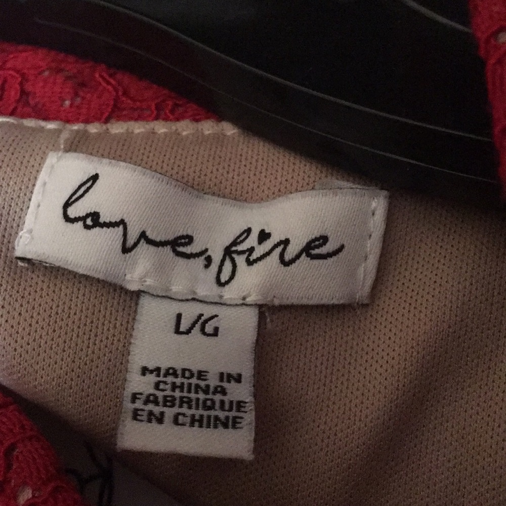 Love, fire red shirt - Picture 7 of 8